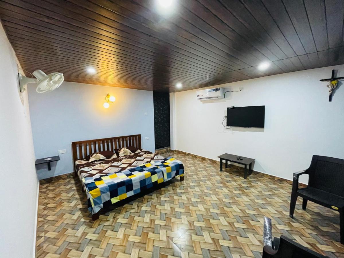 Blue Waves Guest House Calangute Eksteriør billede