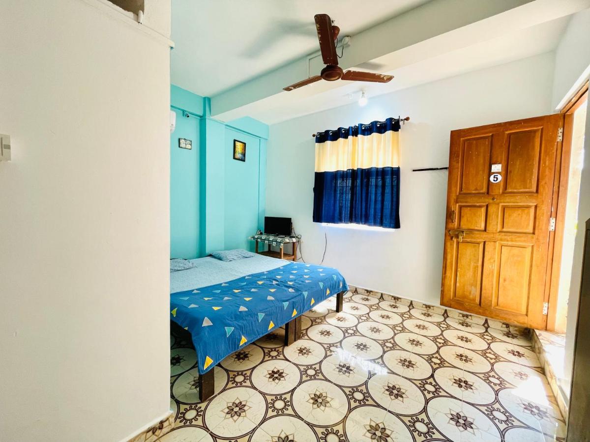 Blue Waves Guest House Calangute Eksteriør billede