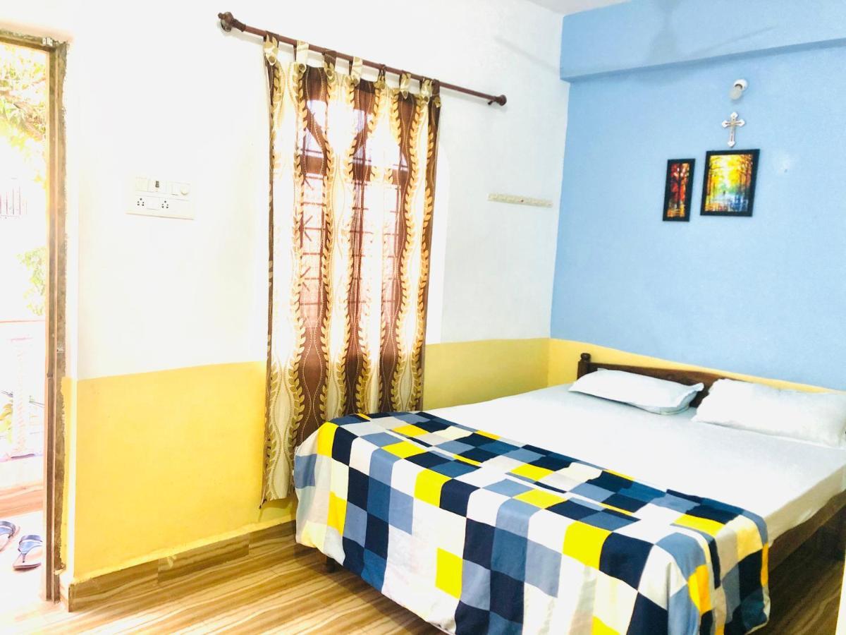 Blue Waves Guest House Calangute Eksteriør billede